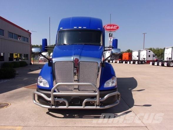 Kenworth T680 وحدات الجر