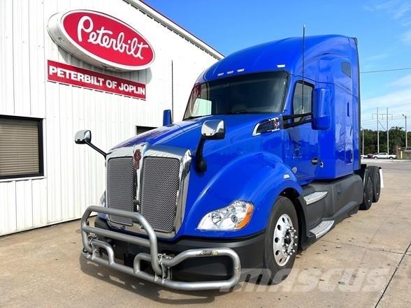 Kenworth T680 وحدات الجر
