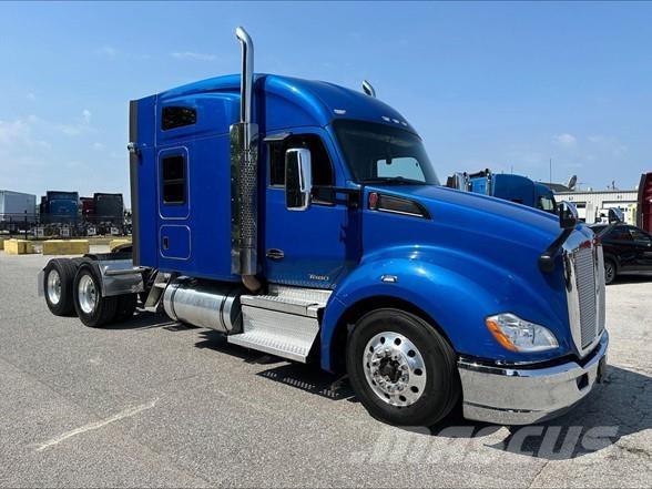 Kenworth T680 وحدات الجر