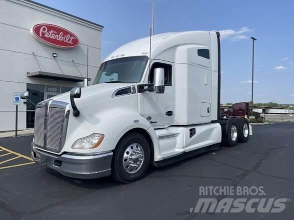 Kenworth T680 وحدات الجر