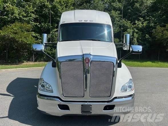 Kenworth T680 وحدات الجر