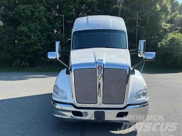 Kenworth T680 وحدات الجر