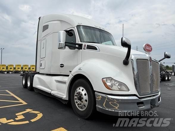 Kenworth T680 وحدات الجر