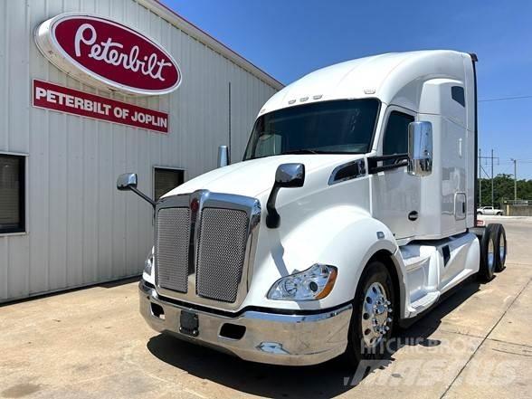 Kenworth T680 وحدات الجر