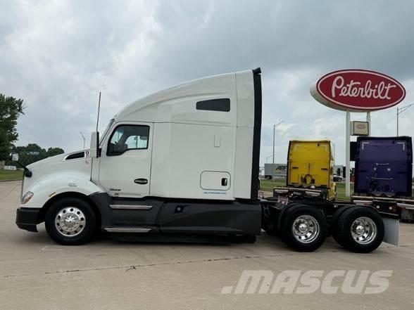Kenworth T680 وحدات الجر