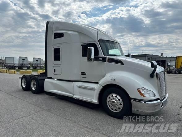 Kenworth T680 وحدات الجر