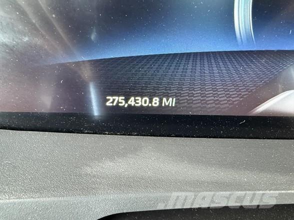 Kenworth T880 وحدات الجر