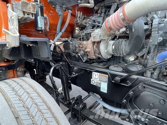 Kenworth T880 وحدات الجر