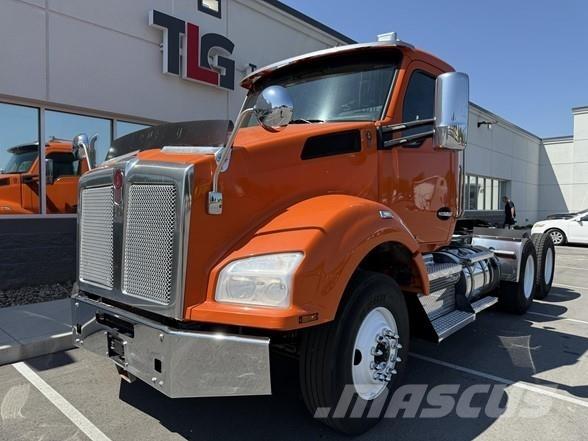 Kenworth T880 وحدات الجر