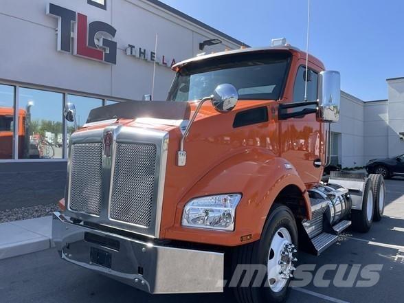 Kenworth T880 وحدات الجر