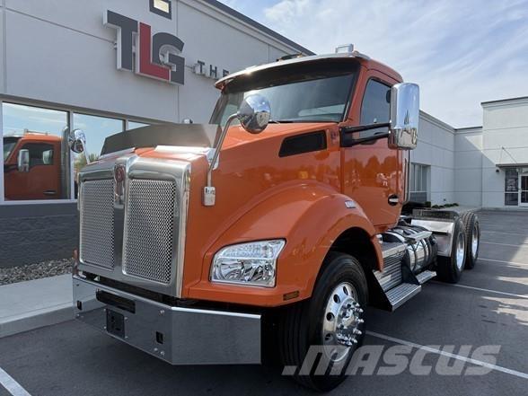 Kenworth T880 وحدات الجر