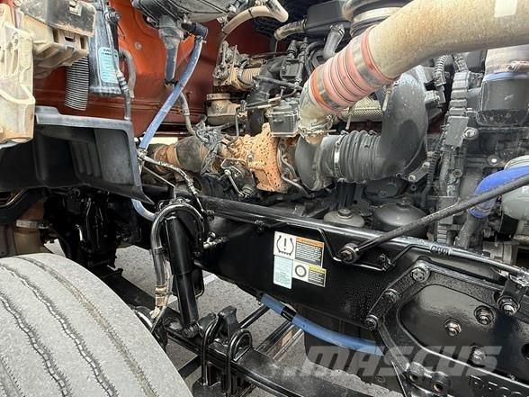 Kenworth T880 وحدات الجر