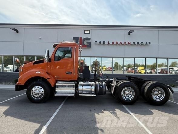 Kenworth T880 وحدات الجر