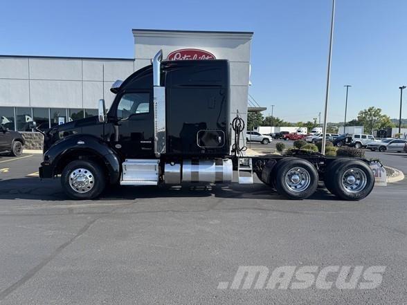 Kenworth T880 وحدات الجر