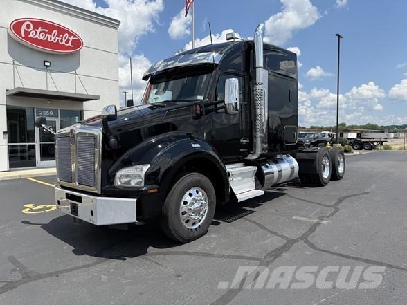 Kenworth T880 وحدات الجر