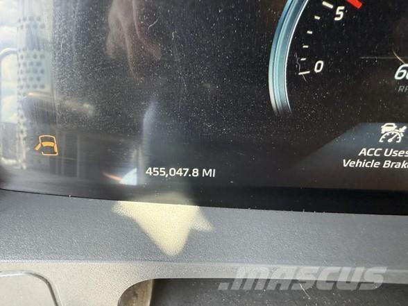 Kenworth T880 وحدات الجر