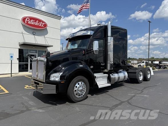 Kenworth T880 وحدات الجر