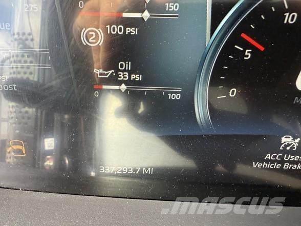 Kenworth T880 وحدات الجر