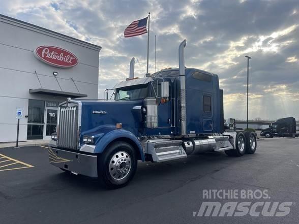 Kenworth W900 وحدات الجر