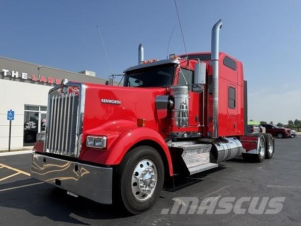 Kenworth W900 وحدات الجر