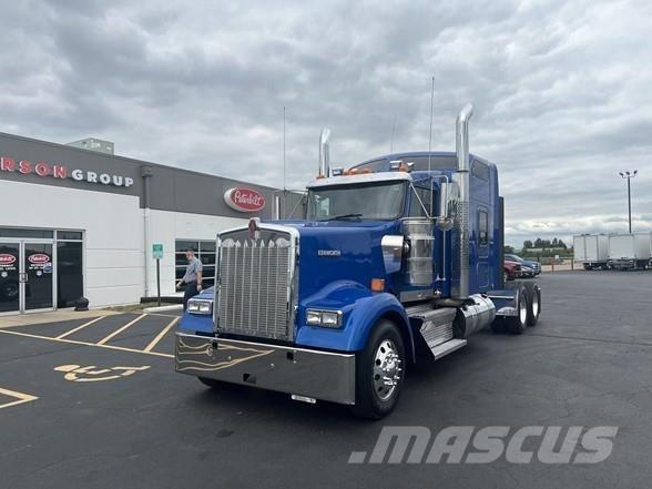 Kenworth W900 وحدات الجر
