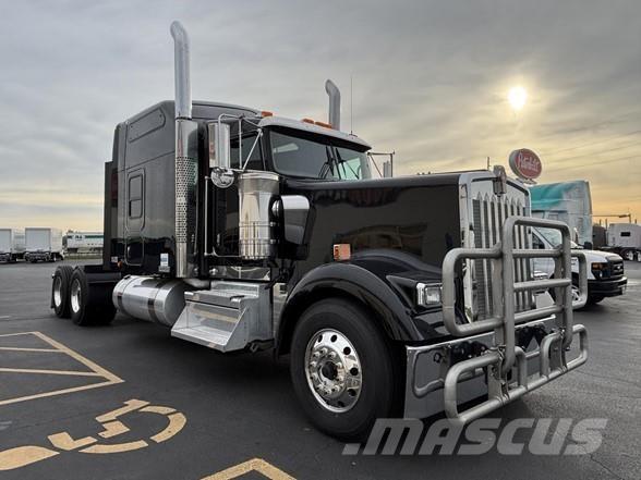 Kenworth W900 وحدات الجر