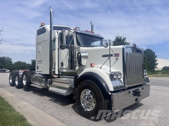 Kenworth W900B وحدات الجر