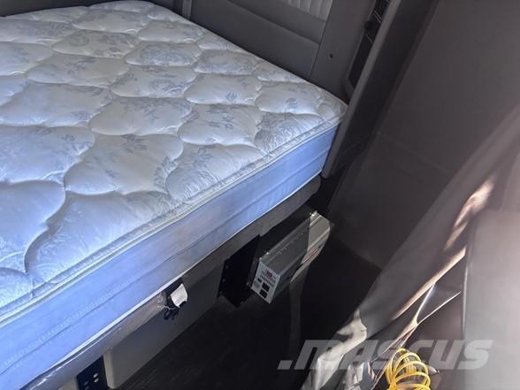 Kenworth W900B وحدات الجر