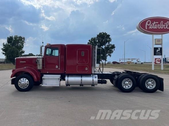 Kenworth W900B وحدات الجر