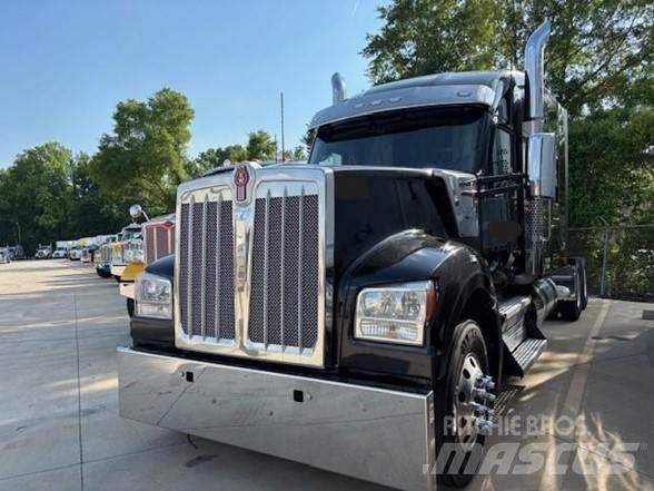 Kenworth W990 وحدات الجر