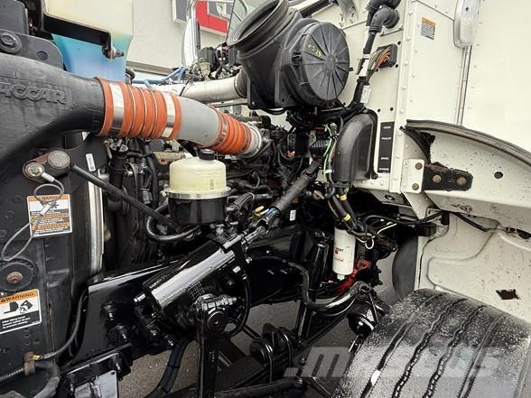 Peterbilt 337 وحدات الجر