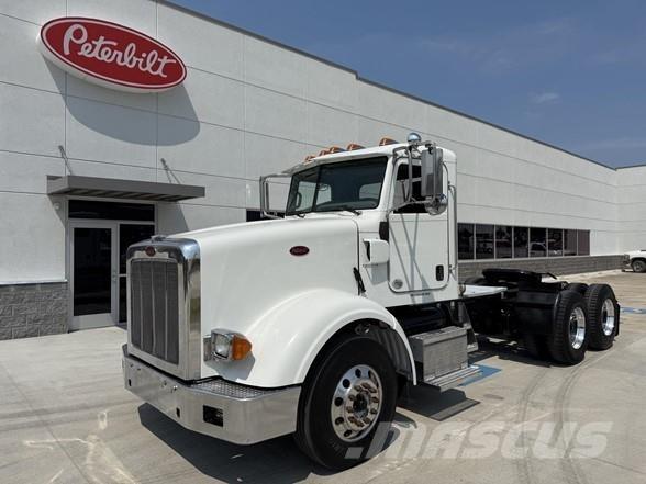 Peterbilt 367 وحدات الجر