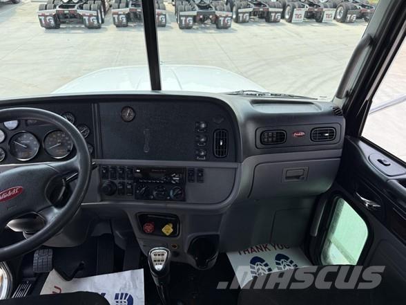 Peterbilt 367 وحدات الجر