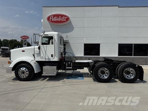 Peterbilt 367 وحدات الجر