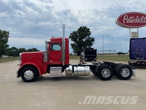 Peterbilt 389 وحدات الجر