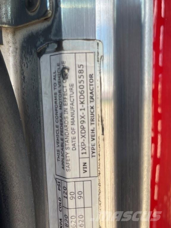 Peterbilt 389 وحدات الجر
