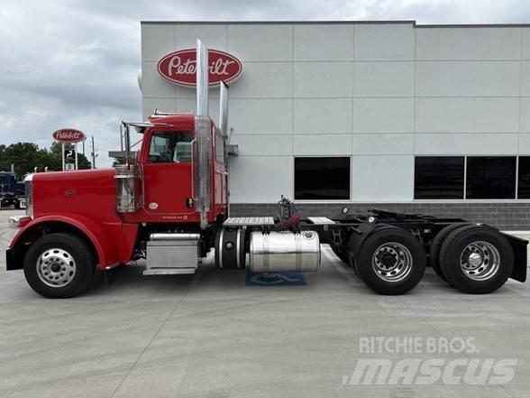 Peterbilt 389 وحدات الجر