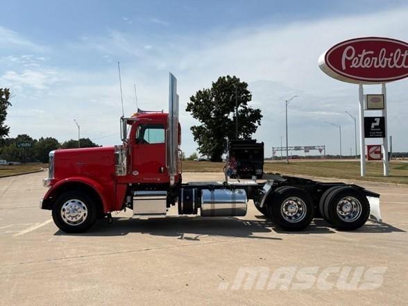 Peterbilt 389 وحدات الجر