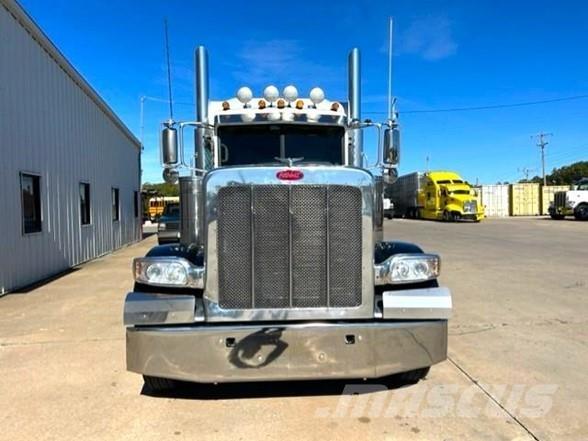 Peterbilt 389 وحدات الجر