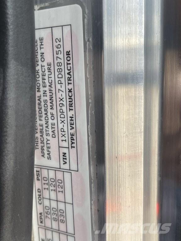 Peterbilt 389 وحدات الجر