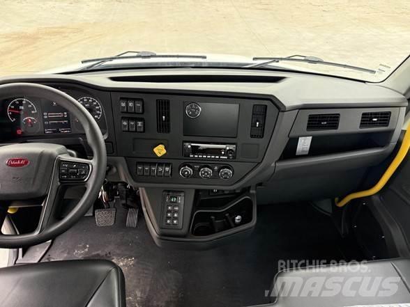 Peterbilt 536 شاحنات ذات صهاريج