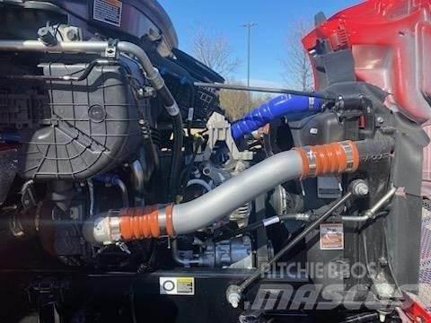 Peterbilt 536 شاحنات بمقصورة وهيكل