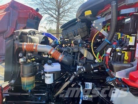 Peterbilt 536 شاحنات بمقصورة وهيكل