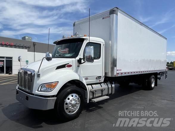 Peterbilt 536 شاحنات ذات هيكل صندوقي