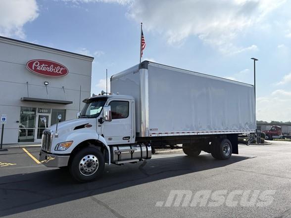 Peterbilt 536 شاحنات ذات هيكل صندوقي