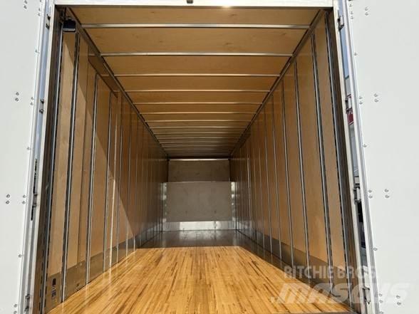 Peterbilt 536 شاحنات ذات هيكل صندوقي