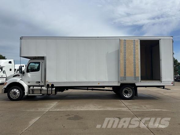 Peterbilt 536 شاحنات ذات هيكل صندوقي