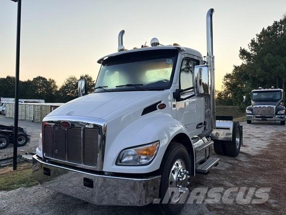Peterbilt 537 وحدات الجر