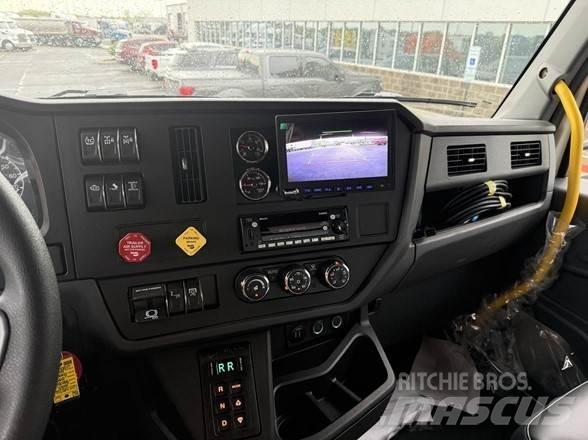 Peterbilt 548 شاحنات قلابة