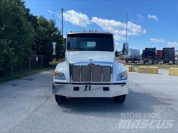 Peterbilt 548 شاحنات مسطحة/مفصلية الجوانب